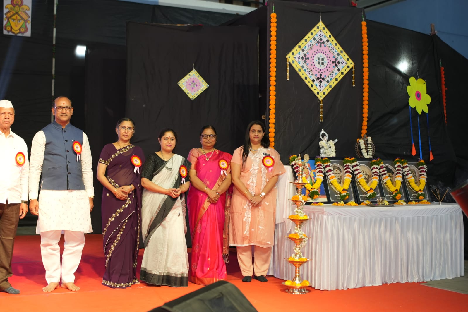 Mayuri Apte Jejurikar on stage with cultural group